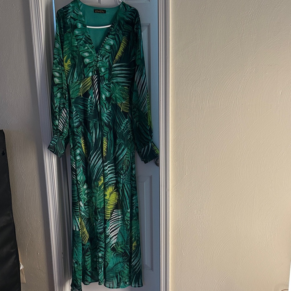 Elegant Green Leaf Print Long Sleeve Dress